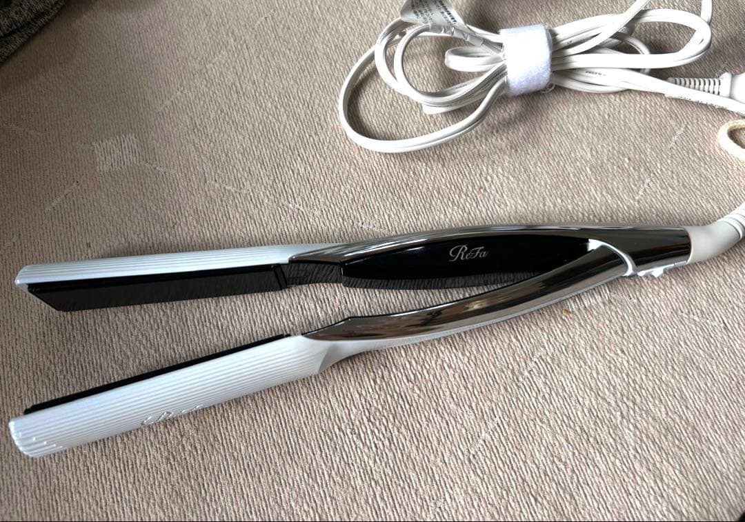 リファ ストレートヘアアイロン ホワイト/ブラック