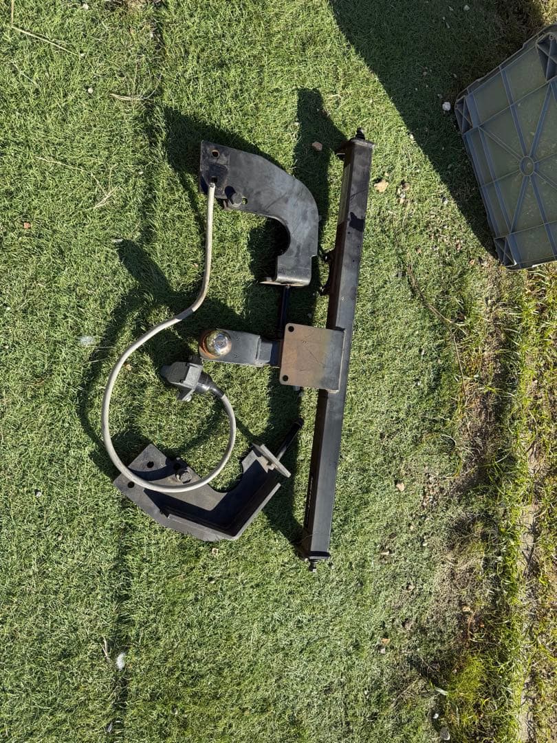 ジムニーjb23用のトレーラーヒッチ SUNTREXヒッチメンバー