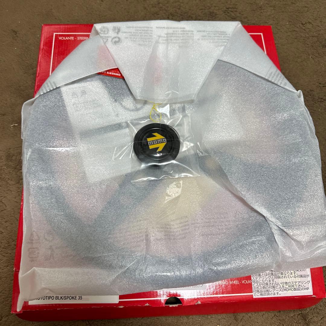 正規品　新品未使用MOMO プロトタイプ P-1 ステアリング350mm