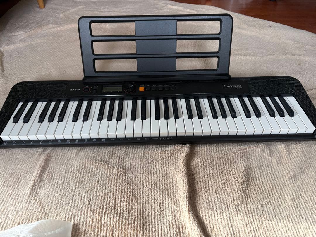 【美品】CASIO CT-S200 61鍵盤 Casiotone 電子ピアノ