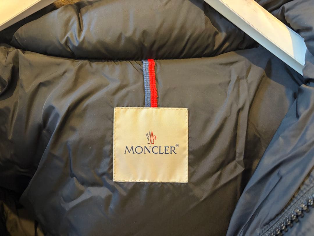 【ぱぴこ】MONCLER (モンクレール) ダウンジャケット　クルーニー