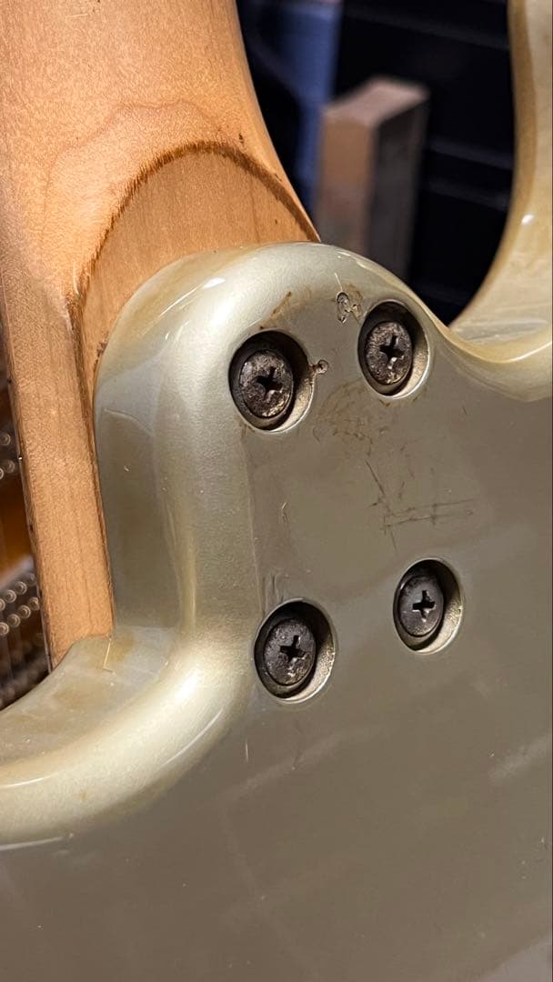 ジャンク！メイビス・ショートスケール・ストラト！加工あり。ハードケース付き！