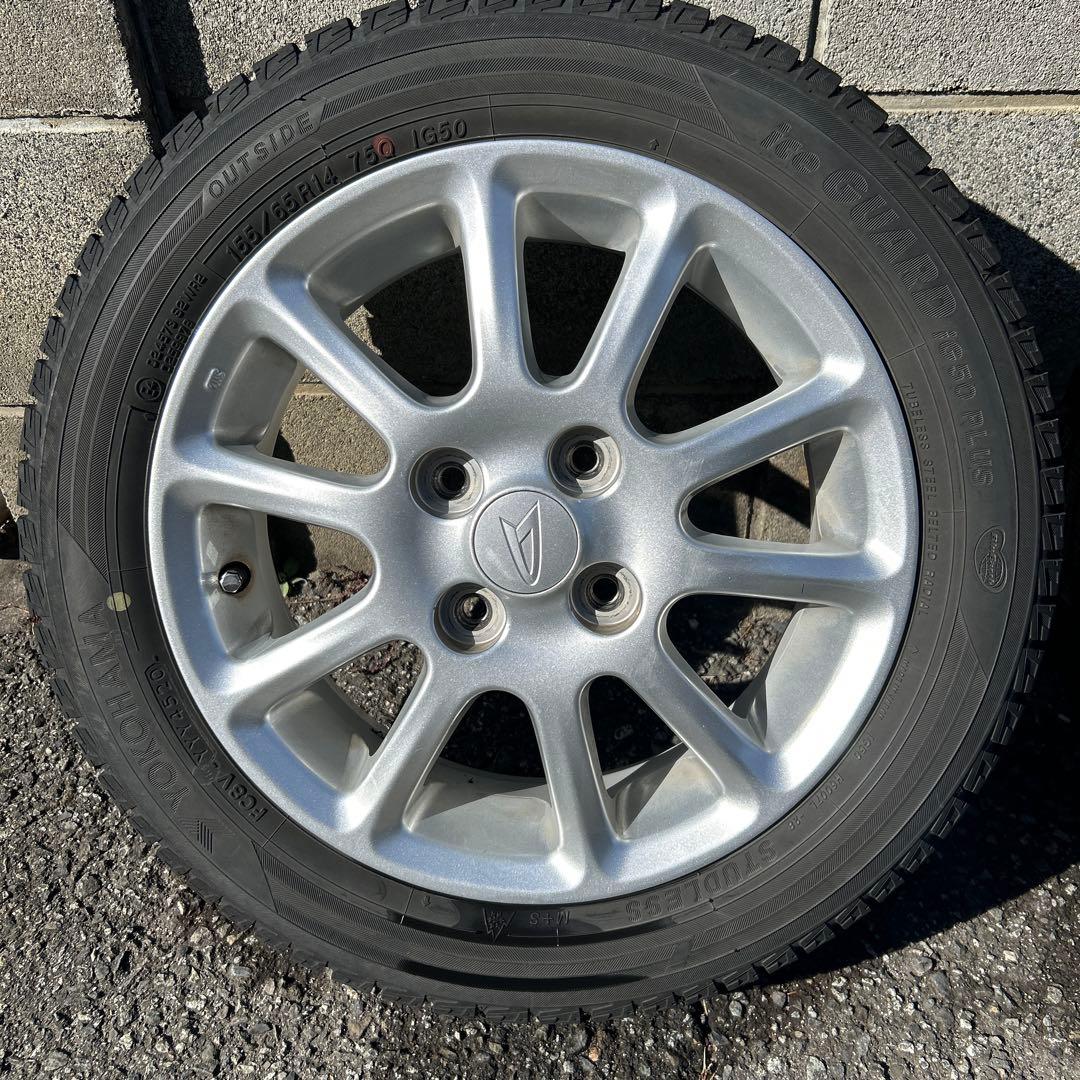 【ダイハツ純正品】アルミホイールと2020年製造スタッドレス４本セット②２本分