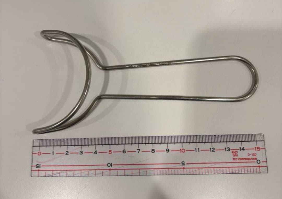 歯科器材　ＡＣＥリップリトラクター 150mm