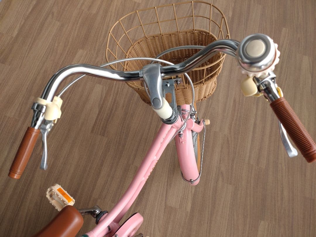 ブリヂストン　ハッチ　16インチ　HC162 ピンク　直接引取限定