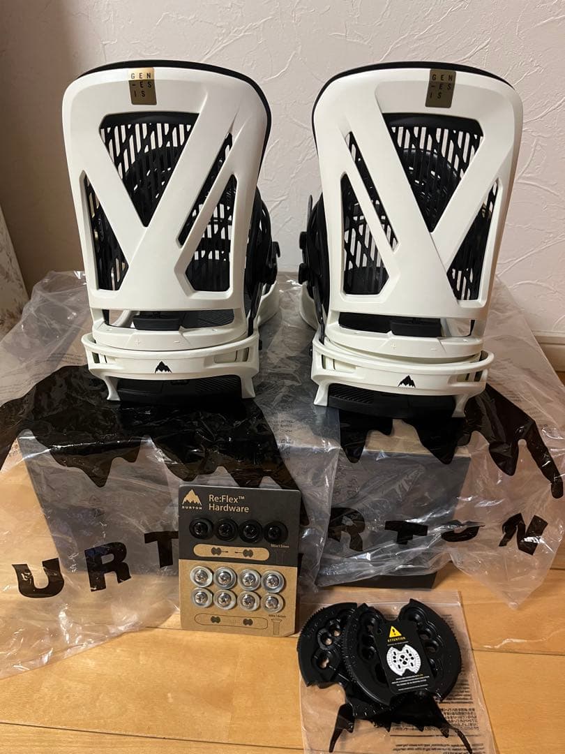 新品　バートン　ジェネシス　サイズM ホワイト×ブラック×ゴールド