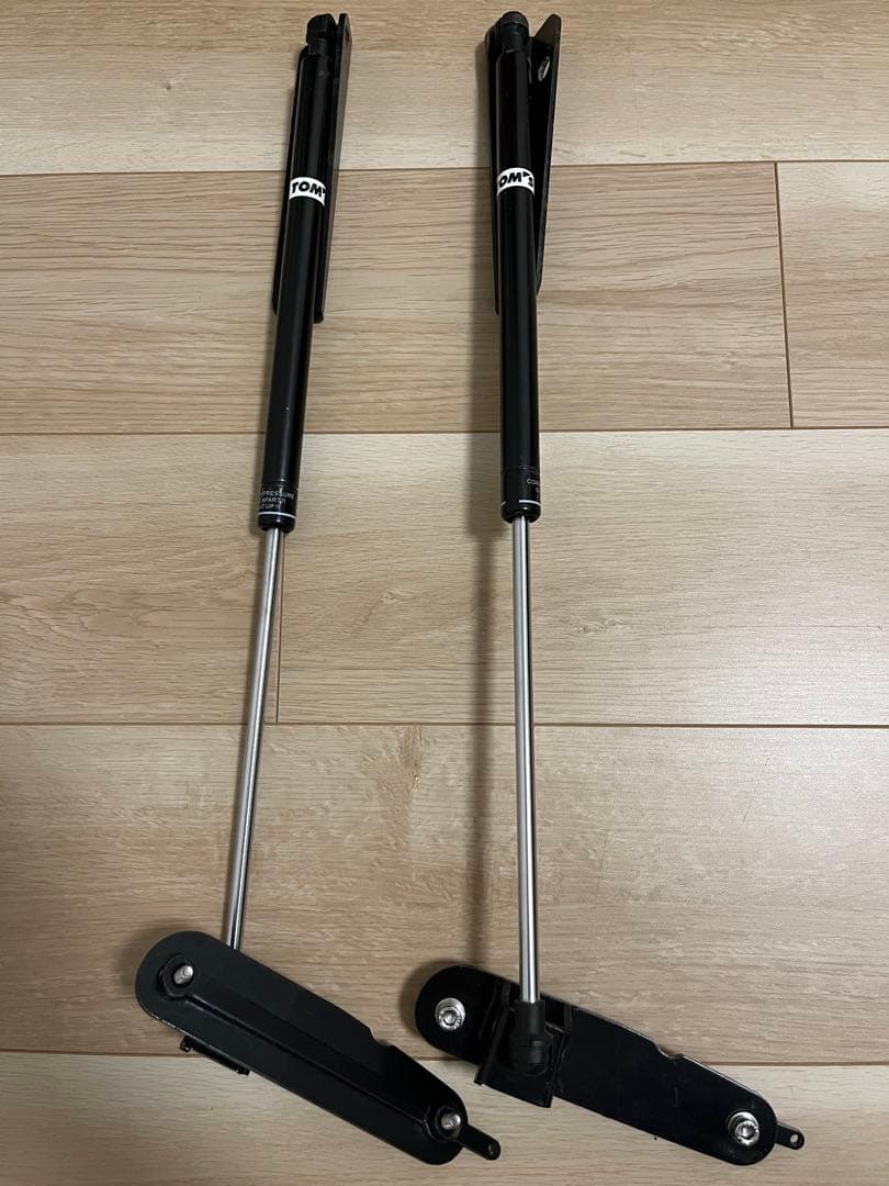 TOM'S ボンネットダンパー　トヨタ86 ZN6用