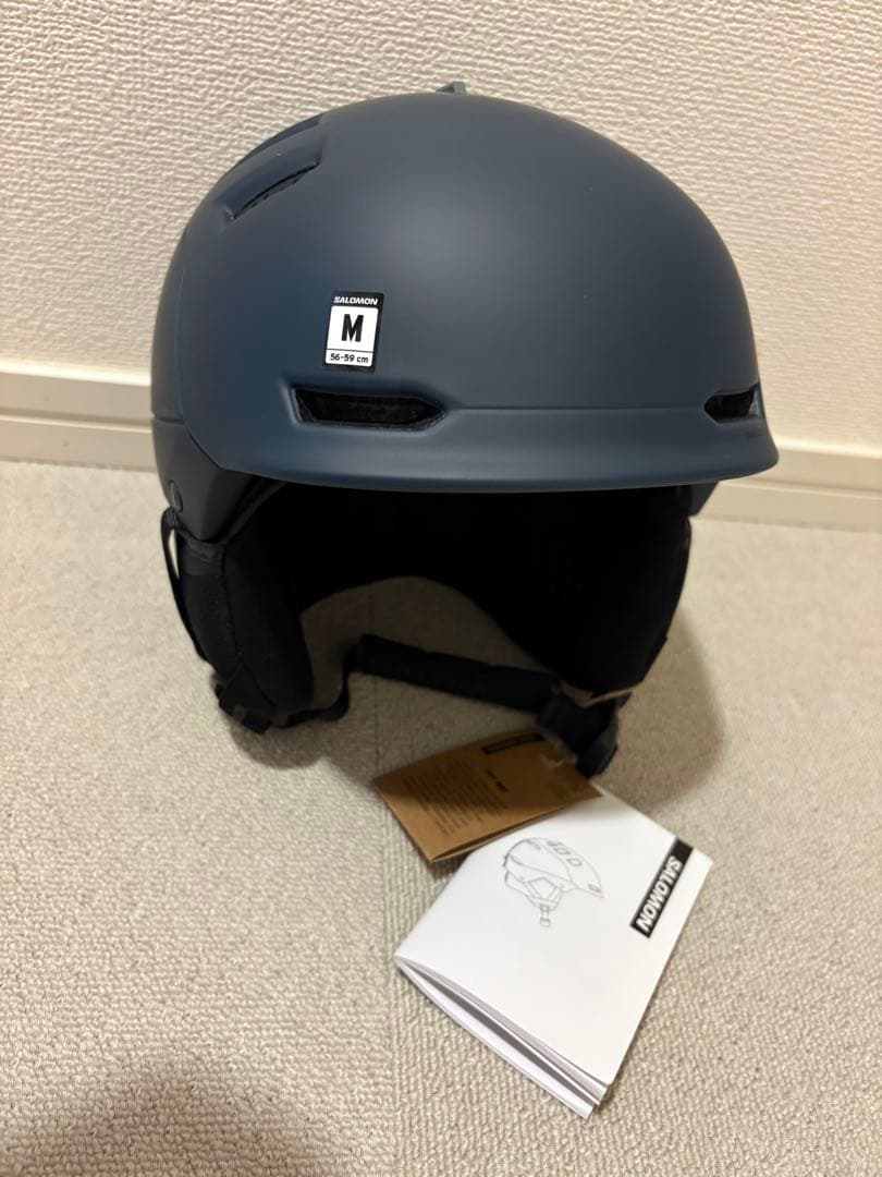 SALOMON スキー　ヘルメット・ゴーグル付き