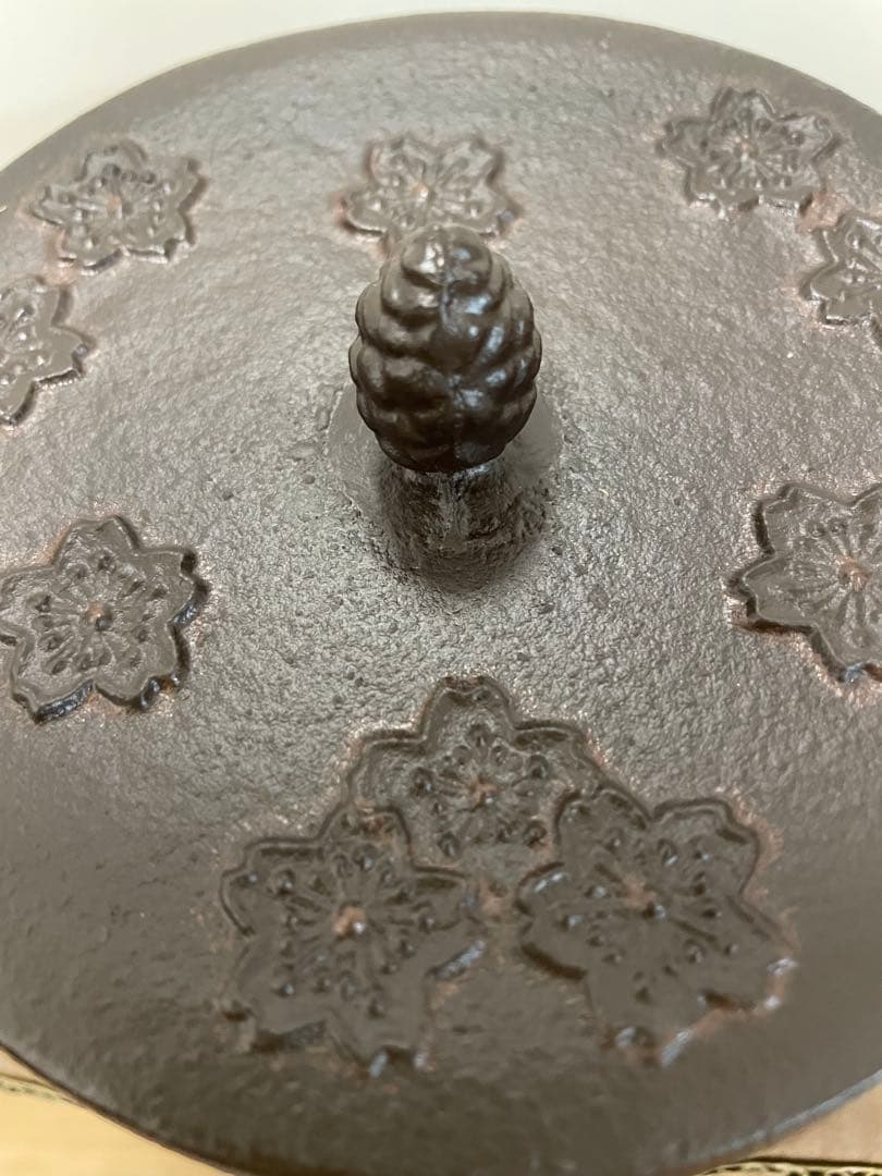 南部鉄瓶　寸胴形　桜　ダークブラウン