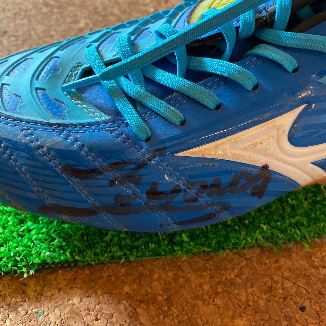 本田圭佑選手の実際にゲームで使用した左足スパイク　サイン入りです！