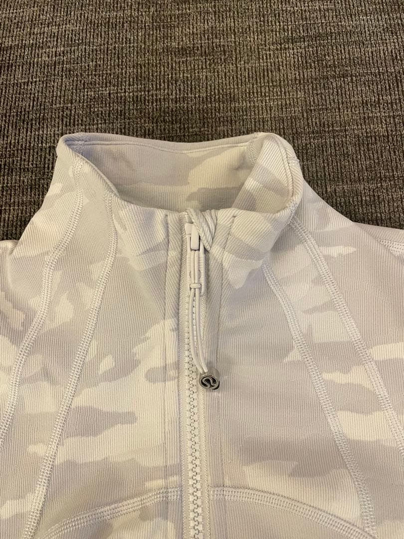 ルルレモンパーカー　xs