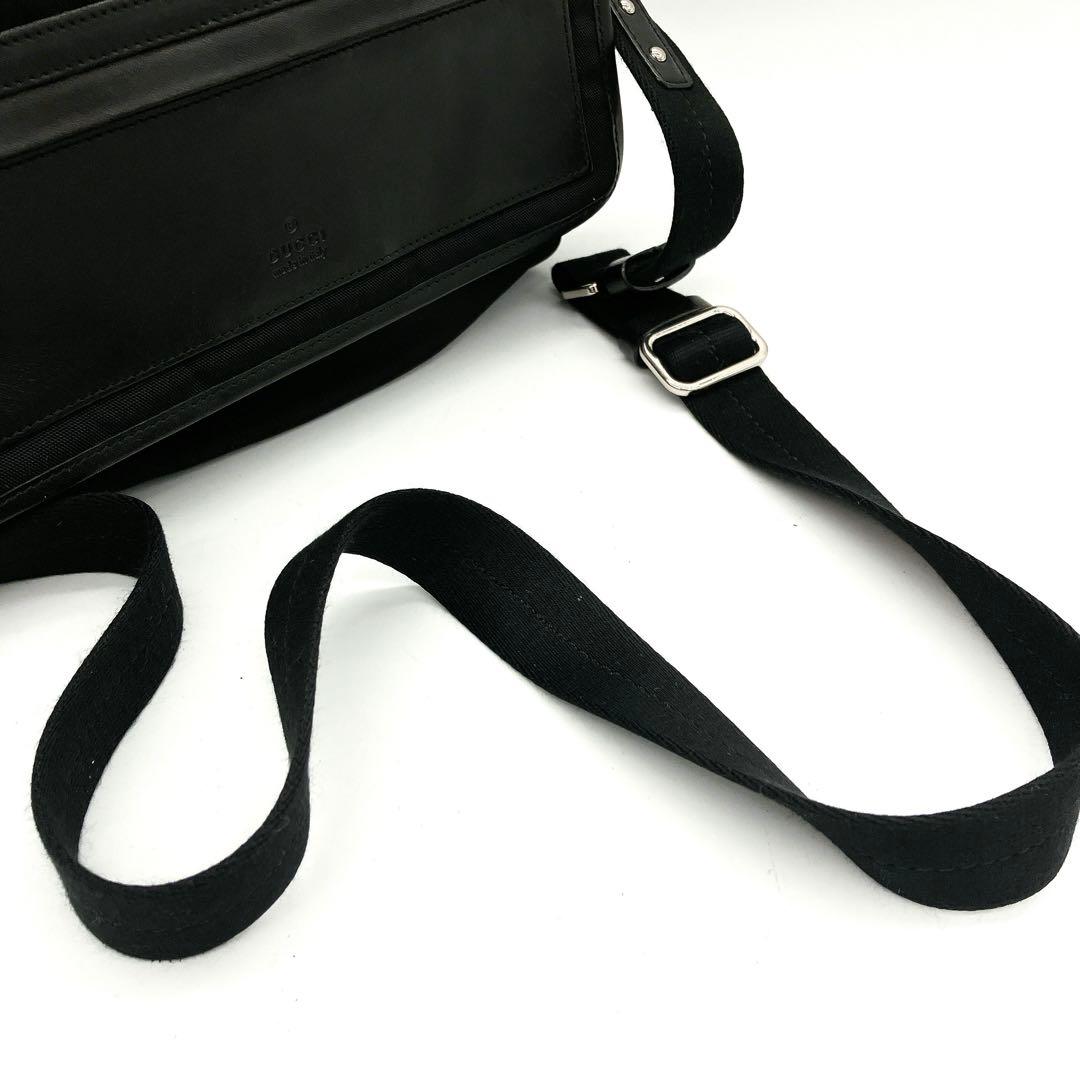 【GUCCI】メッセンジャーバッグ　ナイロン　レザー　ブラック　シルバー金具