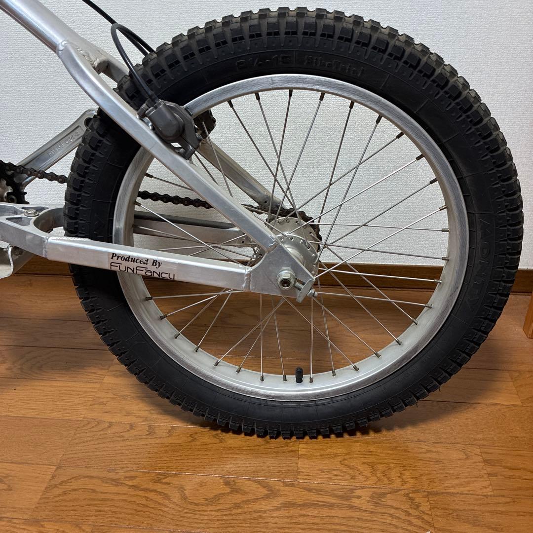 トライアル用自転車 TRASH 油圧ブレーキ