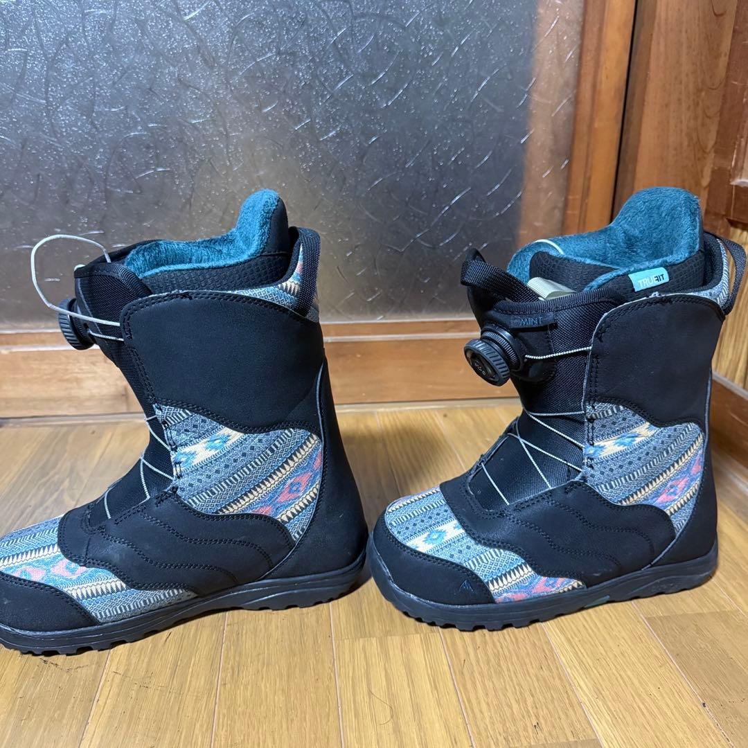 ✨ほぼ未使用✨　BURTON　MINT スノーボードブーツ　レディース　24cm