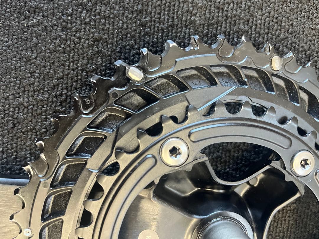 Shimano 105クランクセット 50-34T 165㎜　R7200 12速