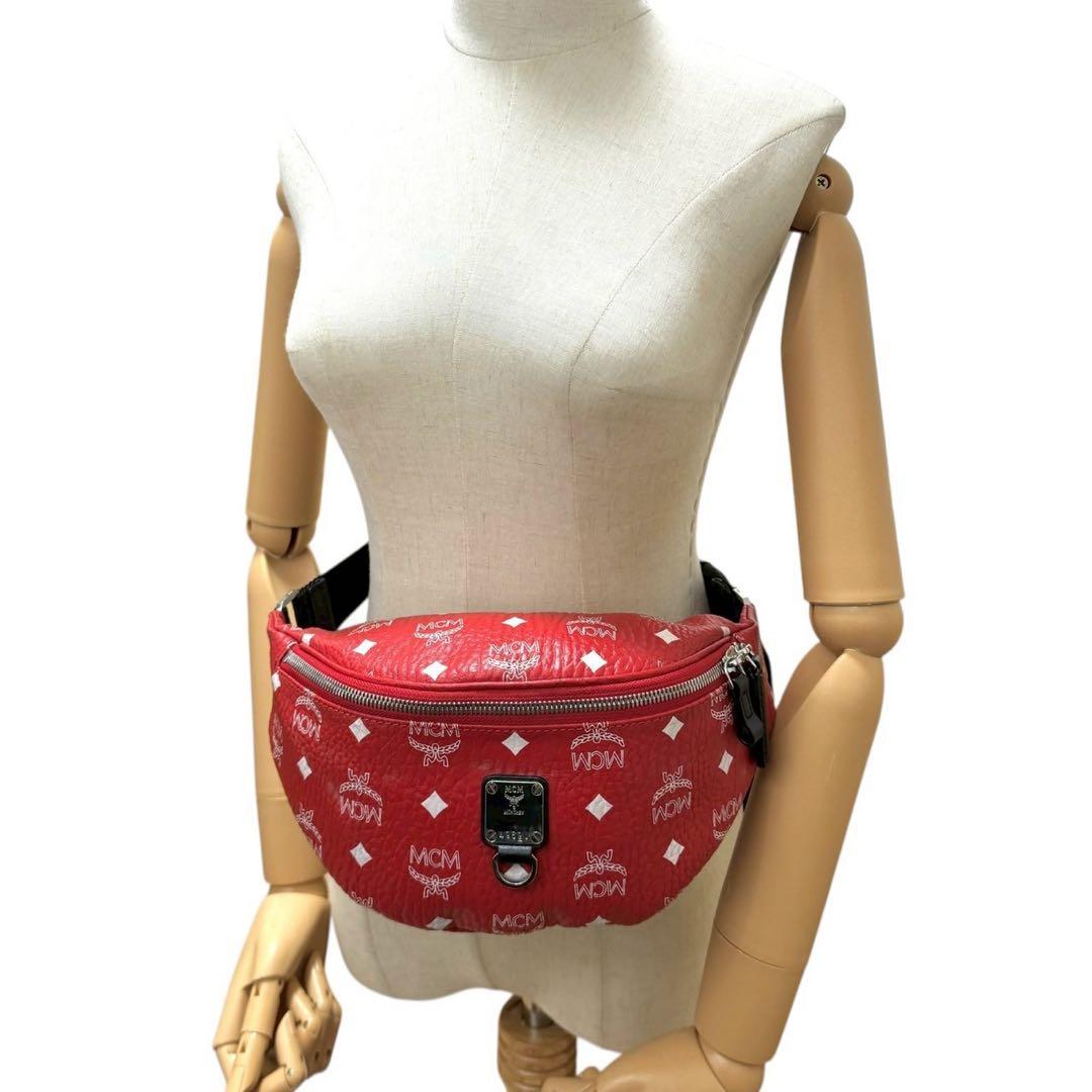 エムシーエム　ウエストポーチ　ボディバッグ　レッド　斜め掛け　2way　総柄