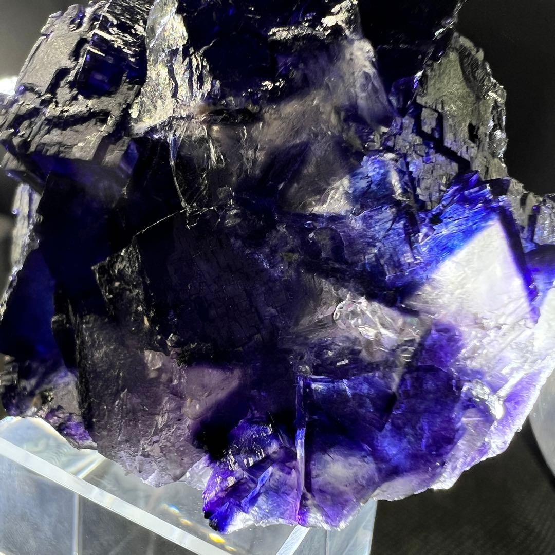 内モンゴル産　濃紺フローライト　セミキャビネットサイズ