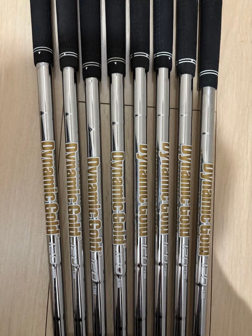 Dynamic Gold 120 S200スチールシャフト 8本セット