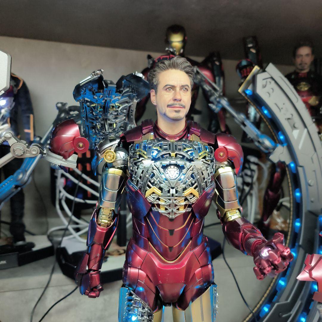 ホットトイズ アイアンマンマーク6 2.0 パワードスーツ装着機付 カスタマイズ