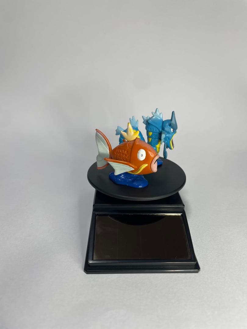 非常にレア⭐︎初期のモンコレ コイキングとギャラドス TOMY ポケモンフィギュア