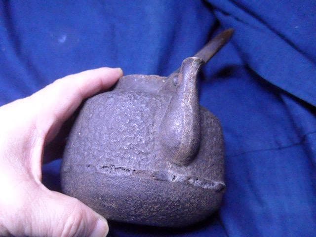 鉄製テクスチャー仕上げの鉄瓶