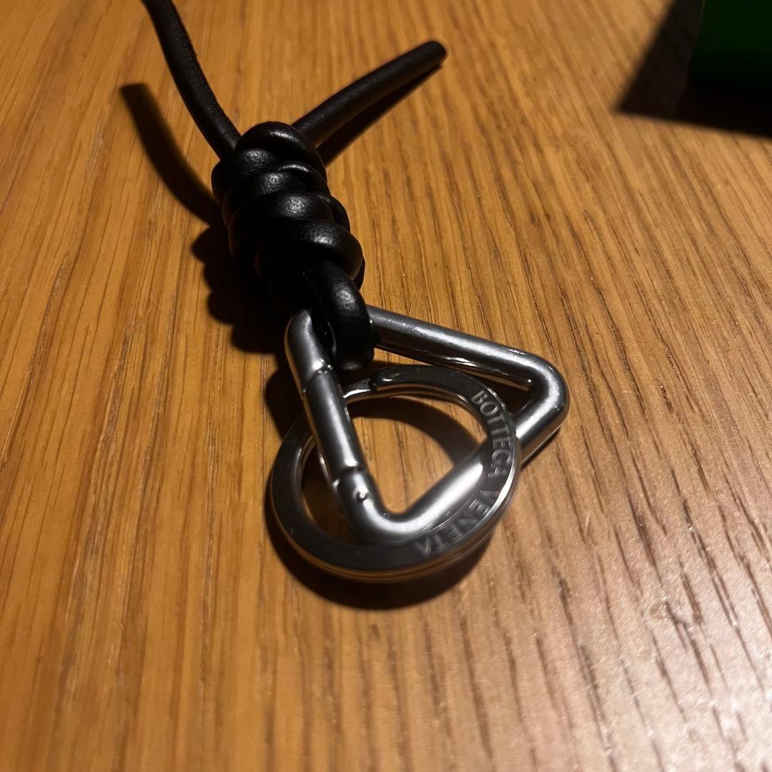BOTTEGA VENETA ノットディテール トライアングル キーリング新品
