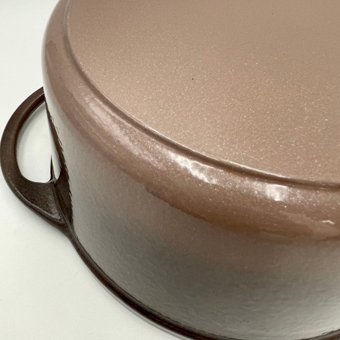 美品　VERMICULAR オーブンポットラウンド22cm パールブラウン