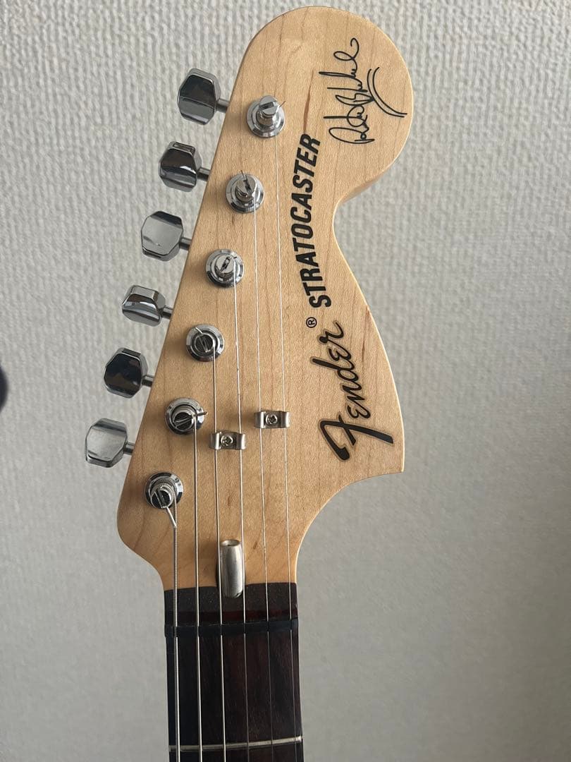 Fender Stratocaster クリーム