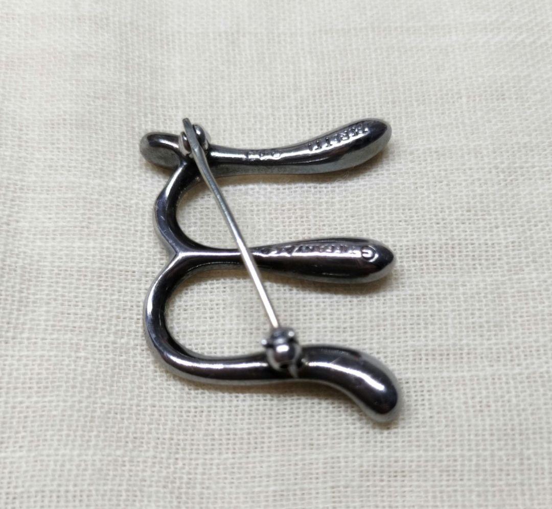 ティファニー　イニシャルブローチ　M ラージ925