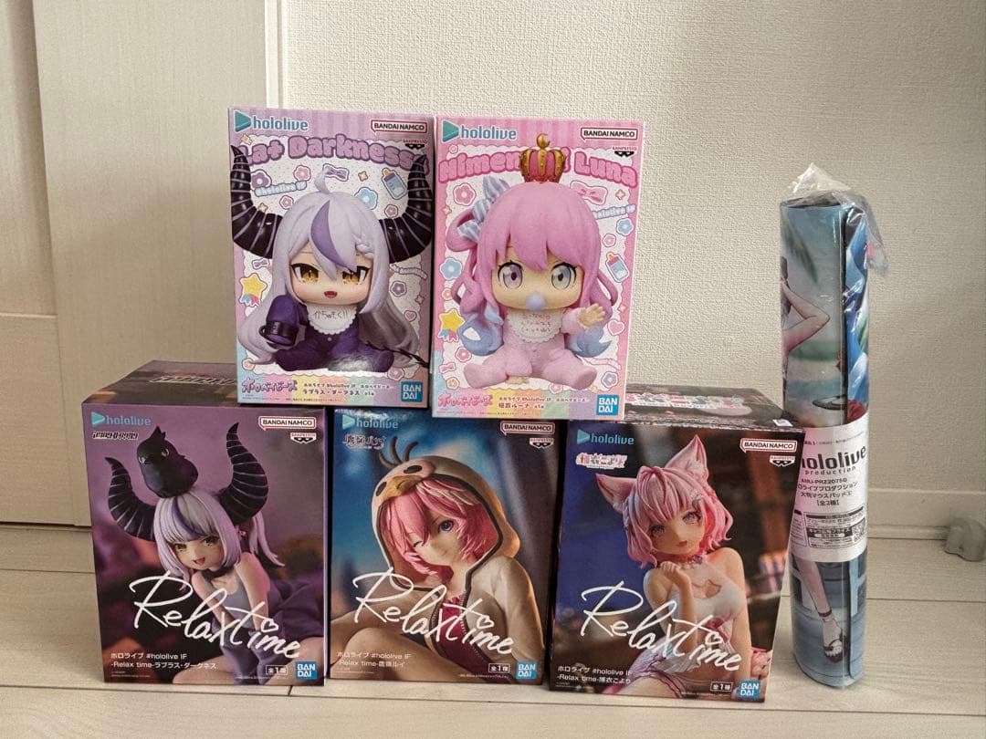 リラックスタイムフィギュア5体セット　大判マウスパッド　ホロライブ3期生　6期生