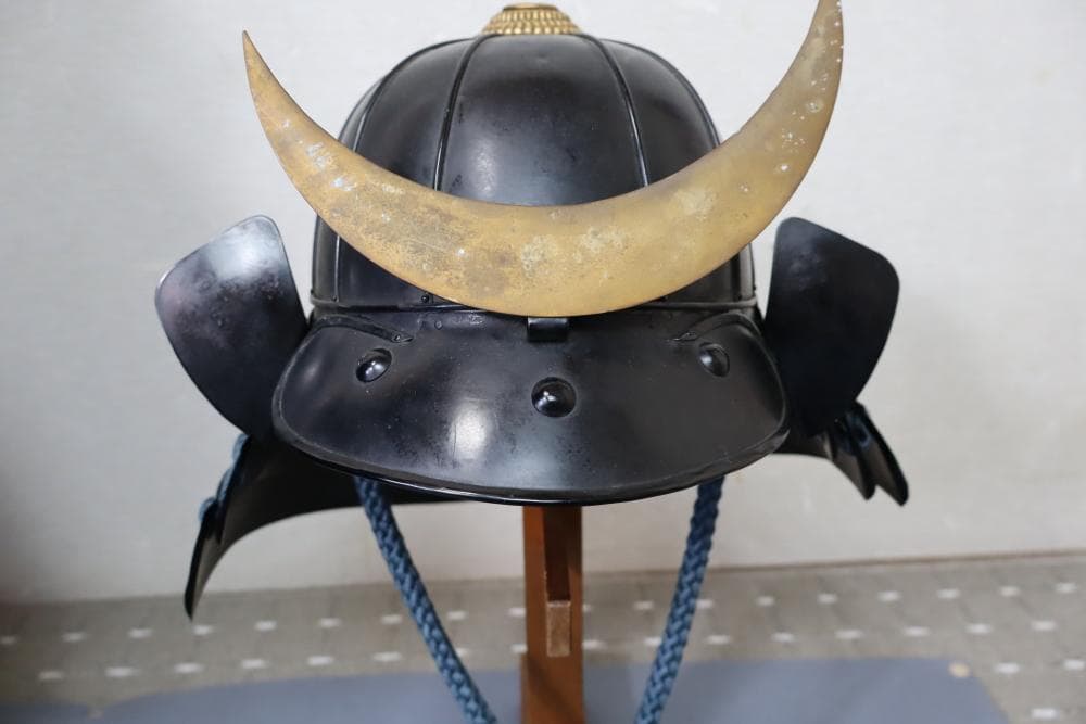 キ*ー様 大人が着用可能な甲冑一式／青糸威・黒塗胴・月形前立兜／送料込み