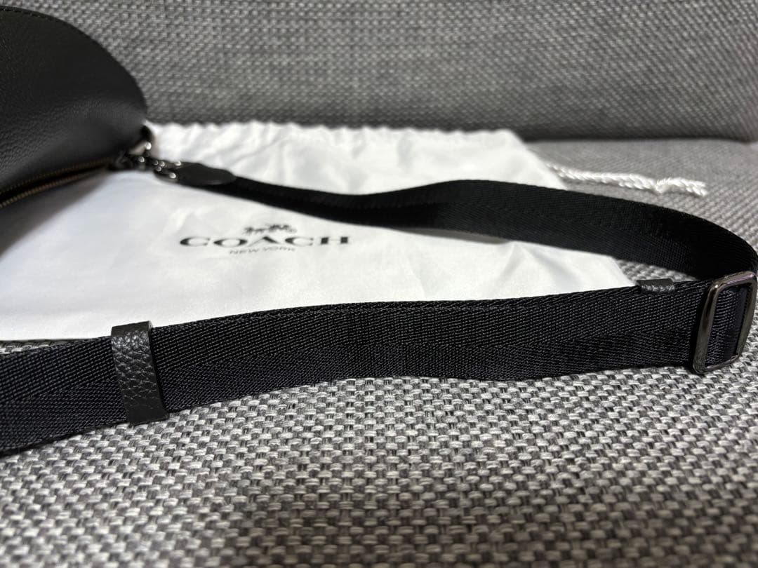 コーチ　レキシー　ボディバッグ