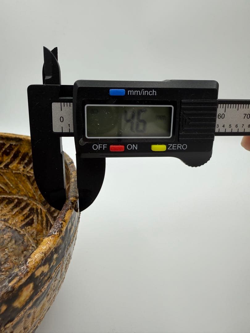 「黄瀬戸 茶碗」「しのぎ 茶碗」「民芸 茶碗」三島 抹茶茶碗　修理あり。