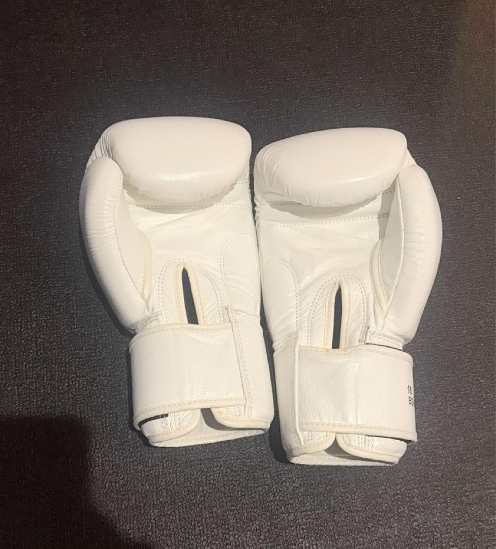 WINDY 16 oz ボクシンググローブ ホワイト