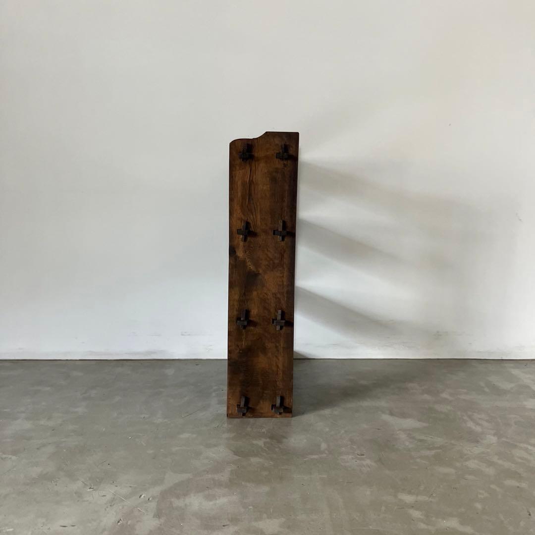 古い木製の楔棚