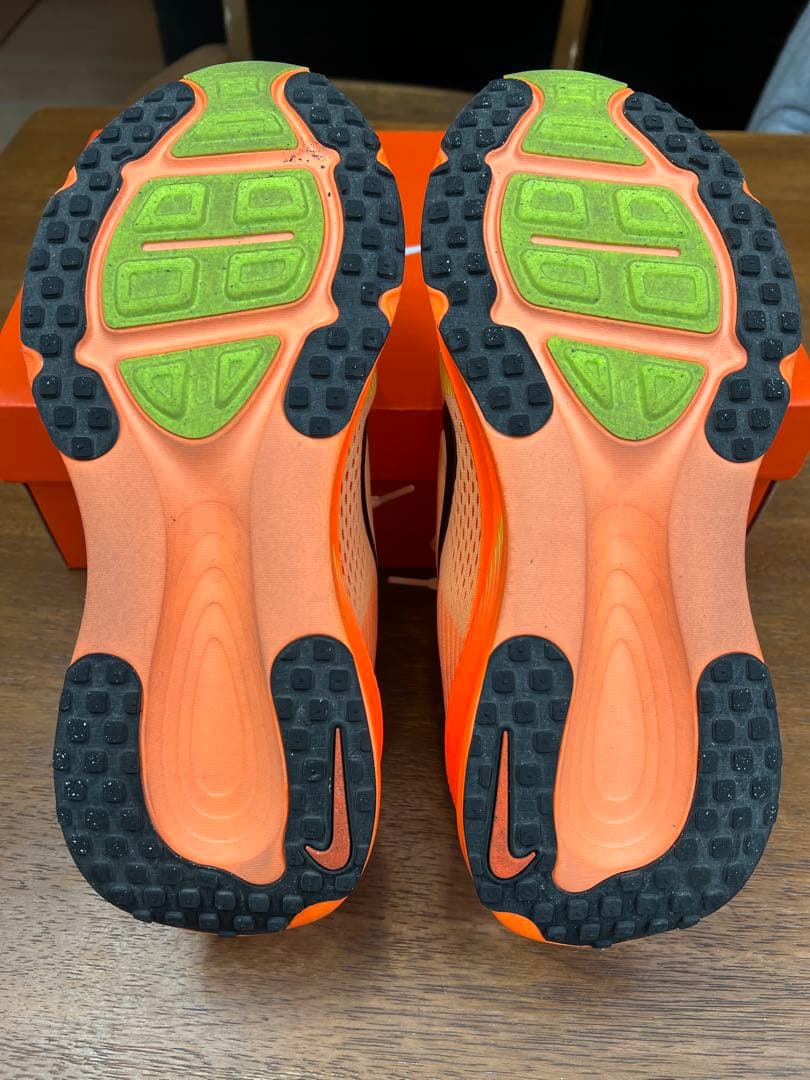 Nike ボメロ18 28.0ランニングシューズ ピーチオレンジ サイズ