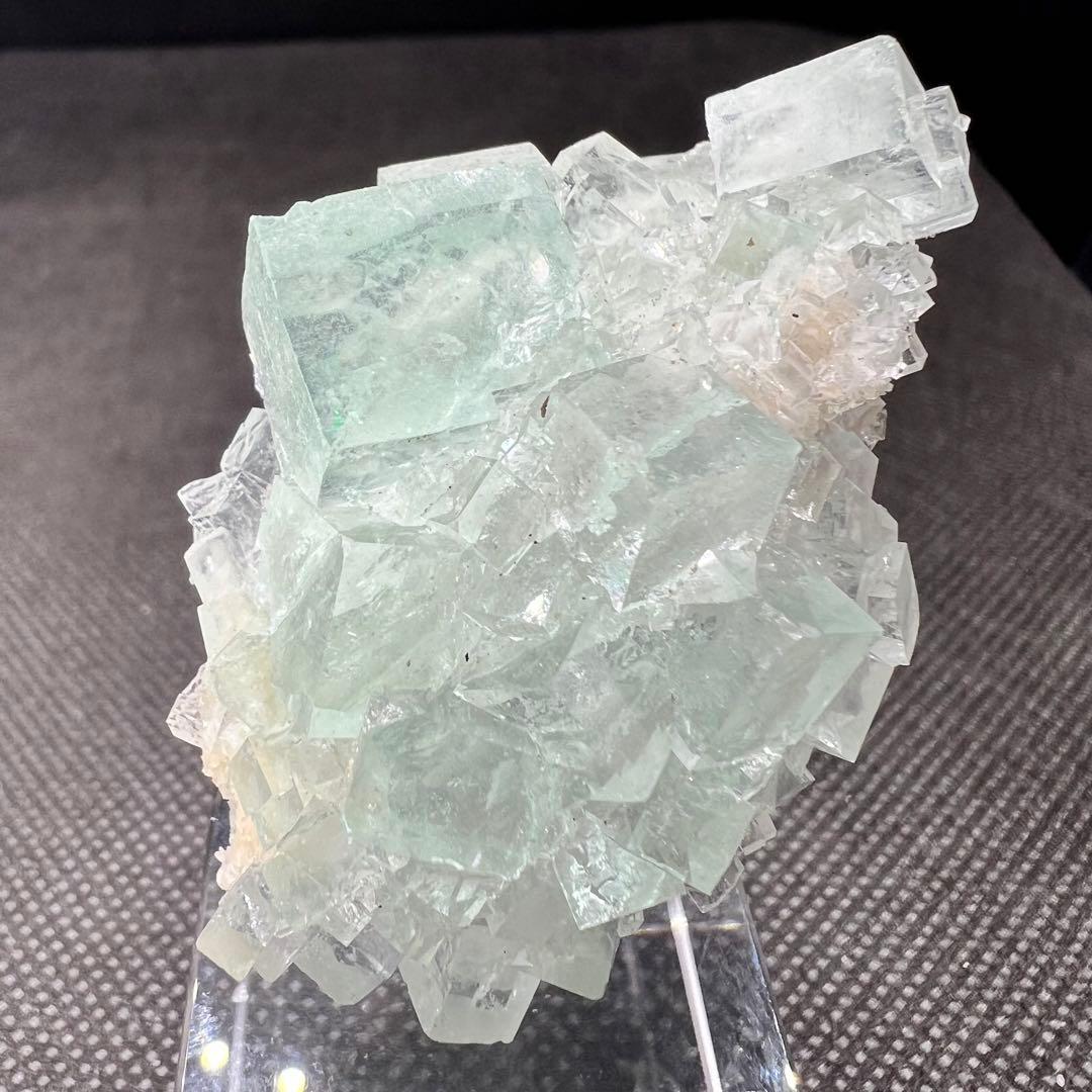 シャンファーリン産　マスカットグリーンフローライト