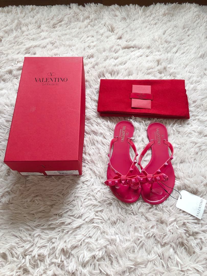 新品未使用Valentino ピンク サンダル 35