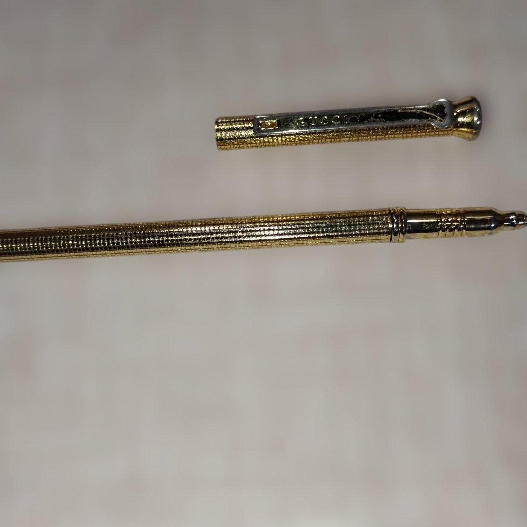 GUCCIゴールド ボールペン　細身