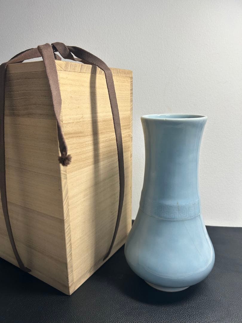 中国美術　大清乾隆年製銘　天青釉花瓶　 花器 時代物　ヒビ割れ有り　 唐物 花瓶