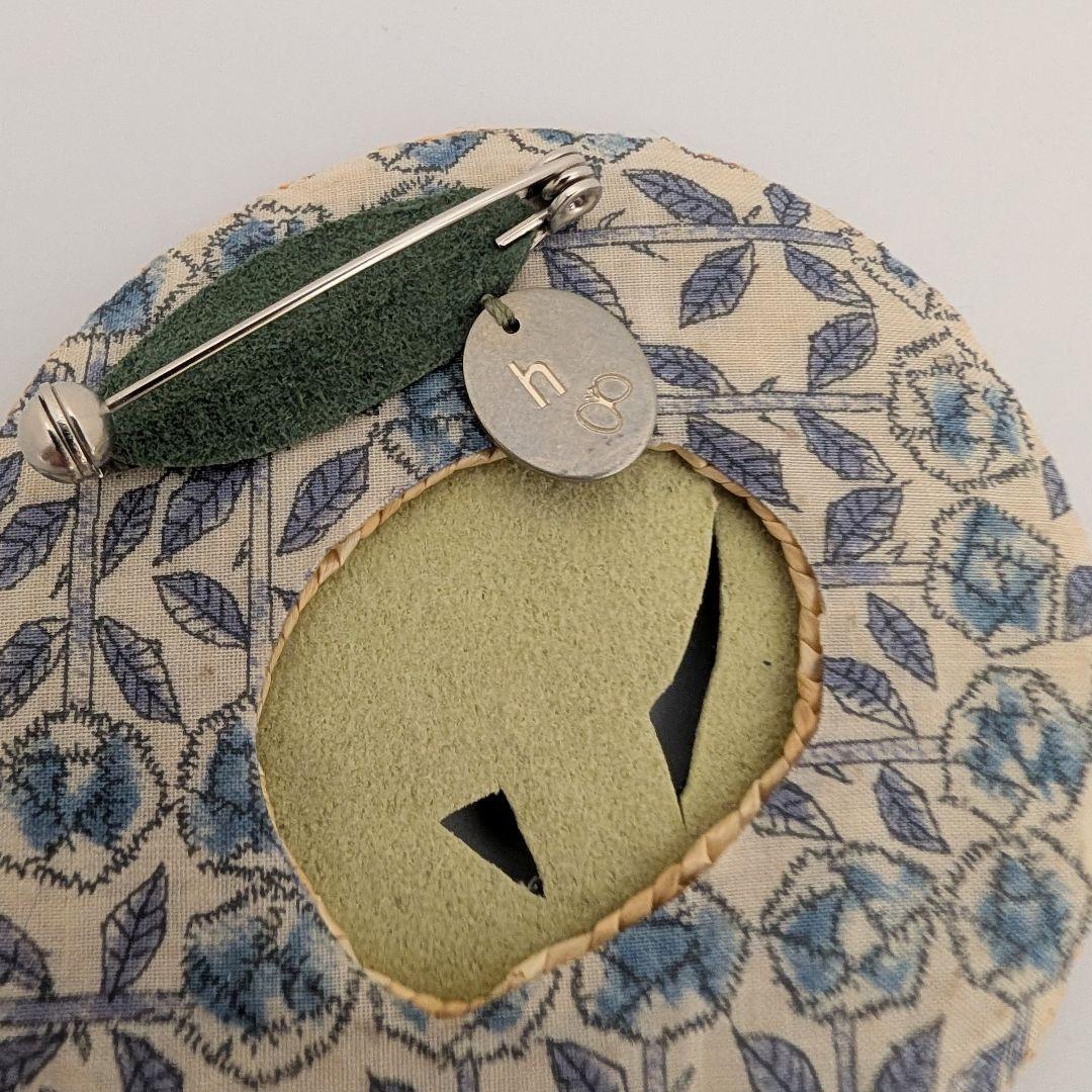 ミナペルホネン ヒトミシノヤマ カルテット quartet ブローチ コサージュ