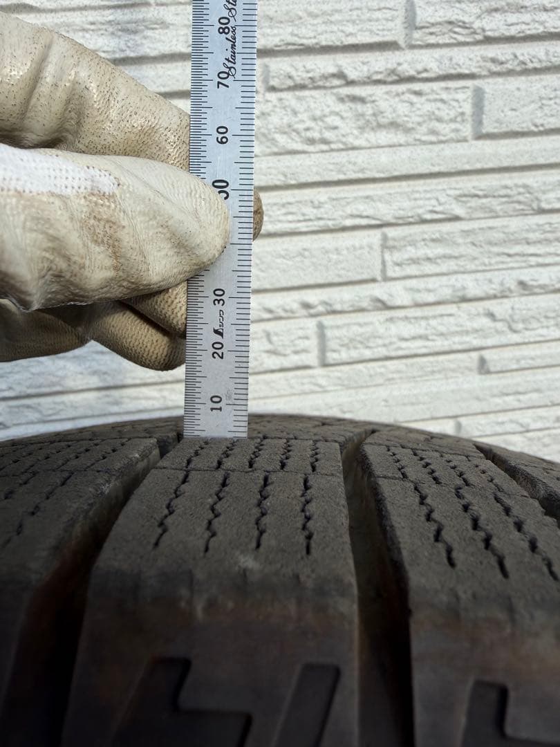 オデッセイハイブリッド　スタッドレスタイヤ　215/60R16