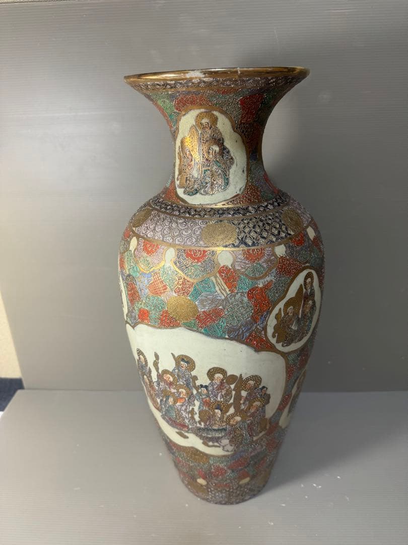 2624 骨董　薩摩焼　金襴手人物文　花瓶　大型　50cm