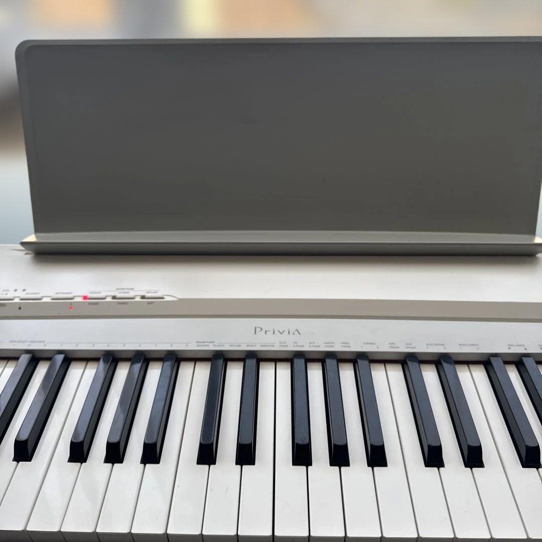 CASIO Privia PX-135 2012年製 電子ピアノ　白　ホワイト