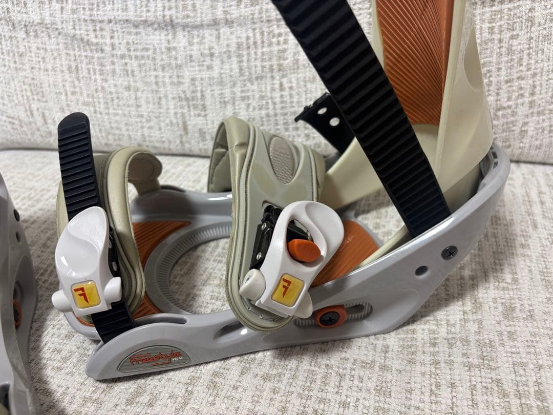 【未使用】BURTON バートン ビンディング Freestyle Mサイズ