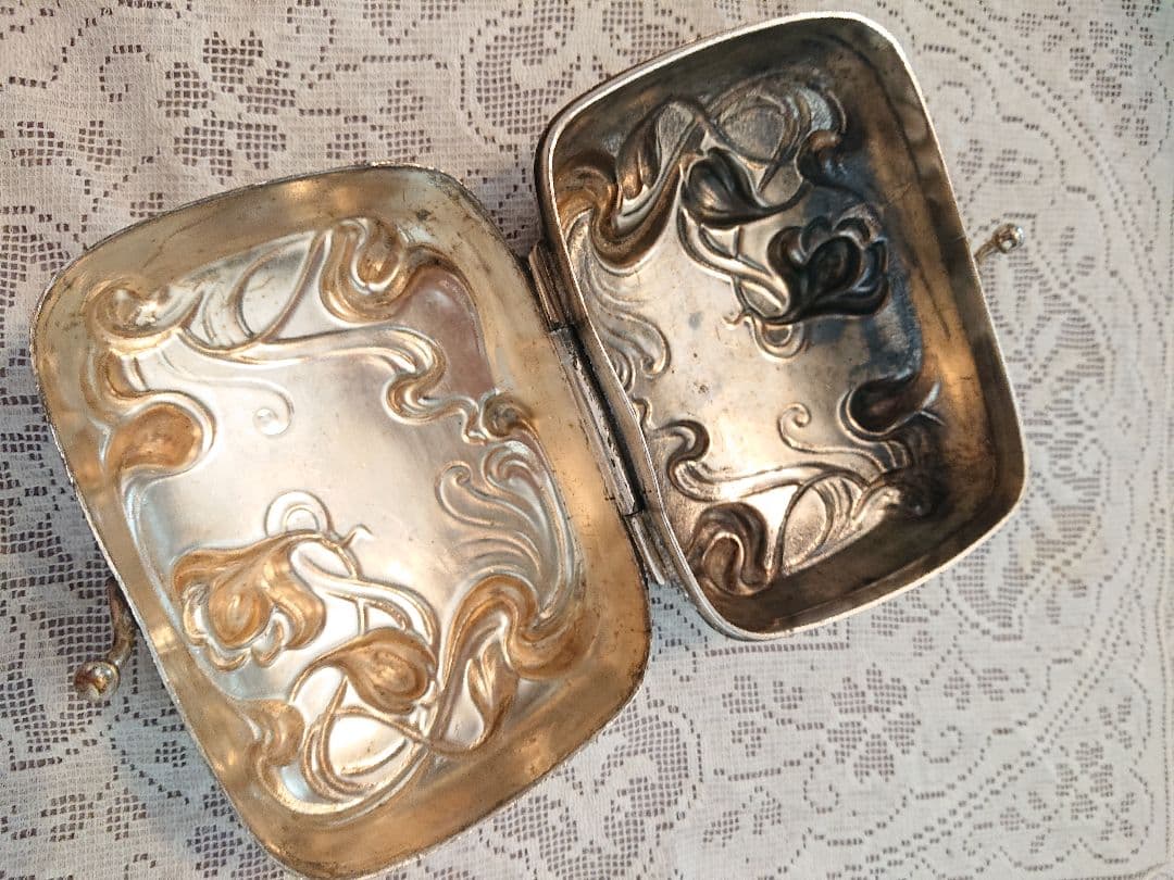 アンティーク モノグラム ロカイユ レリーフ シルバープレート クラッチバッグ
