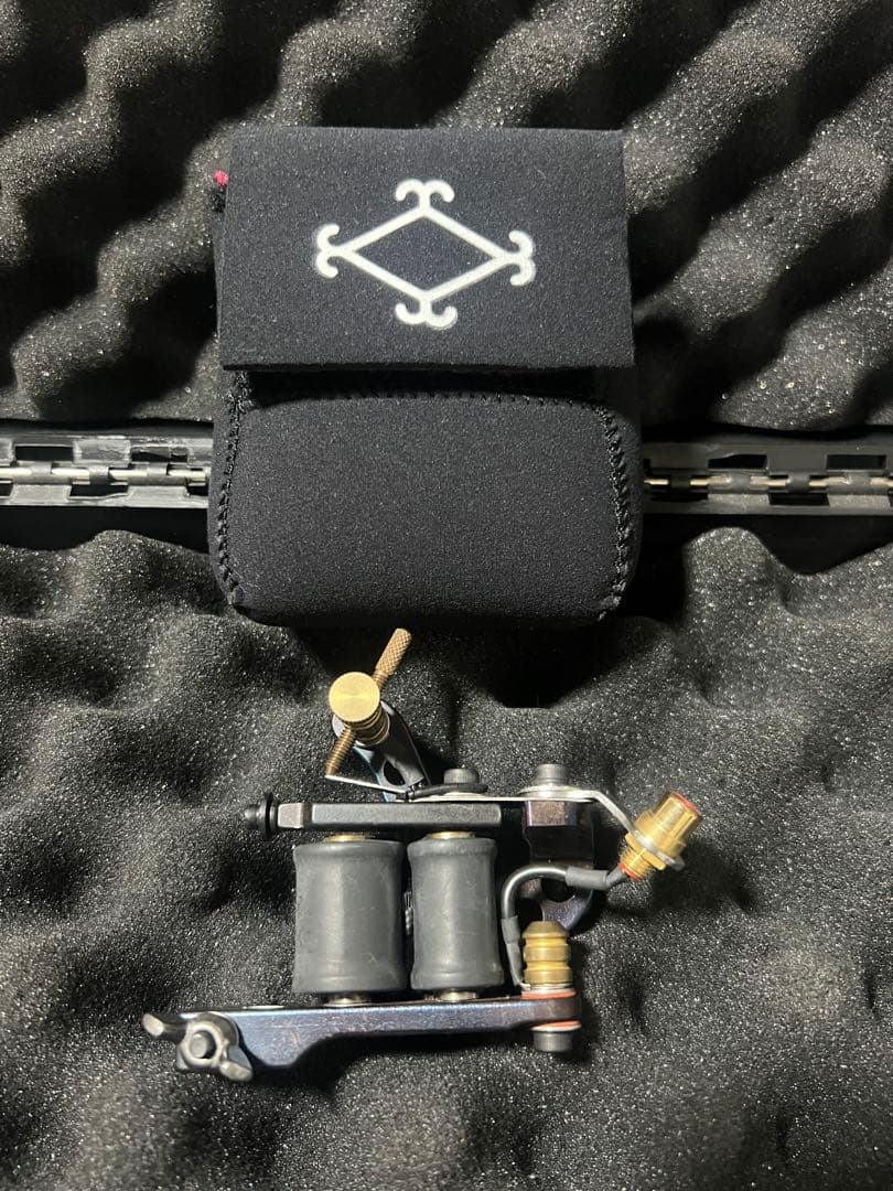 WIZARD高品質なタトゥーマシン、収納ケース付き