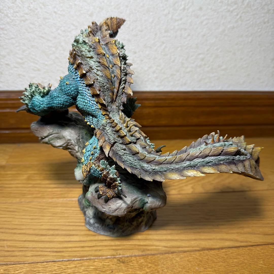 モンスターハンター　モンハン　ジンオウガ　クリエイターズモデル　フィギュア