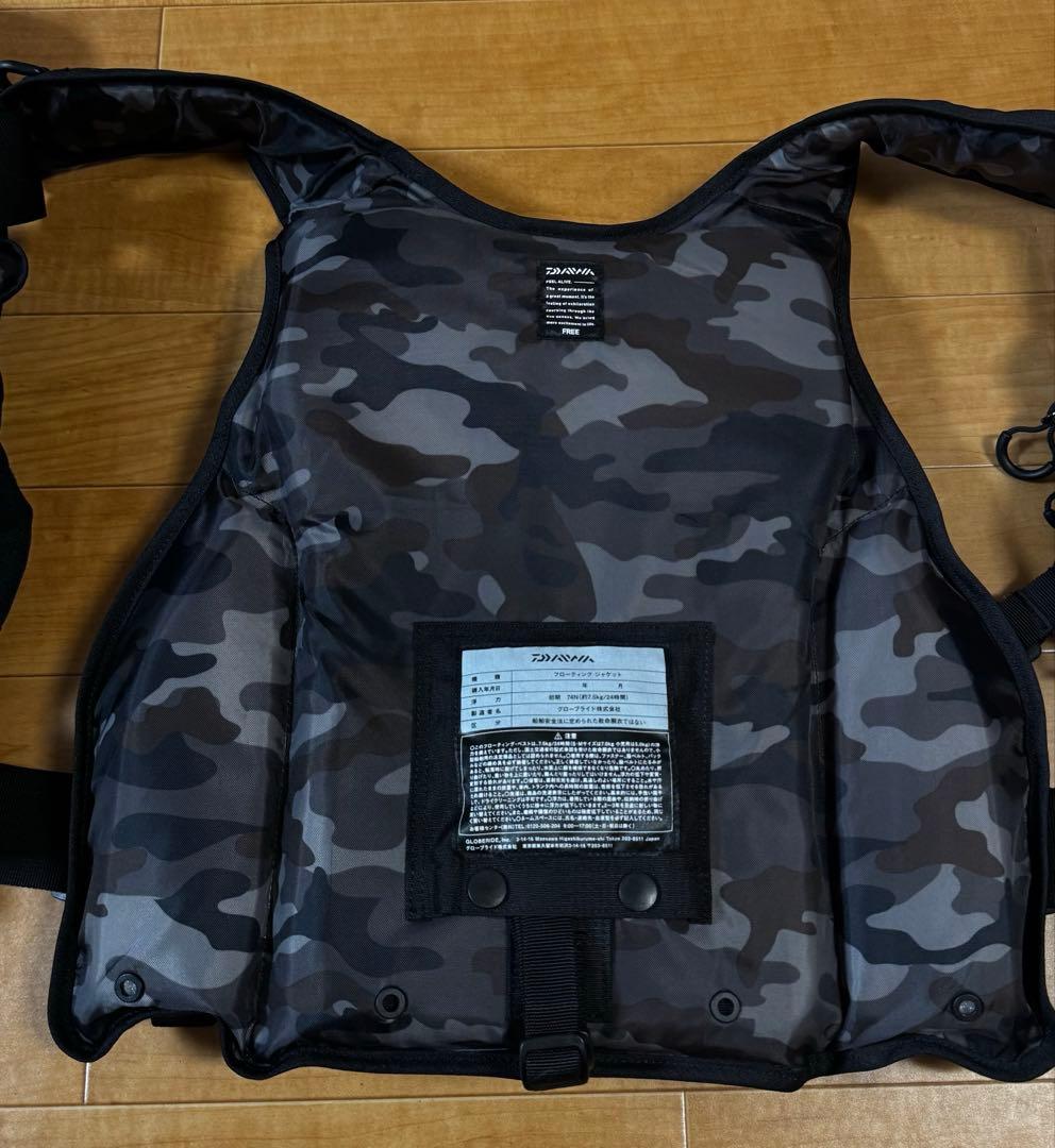 新品　フローティングジャケット　ダイワ　黒　DF-6206