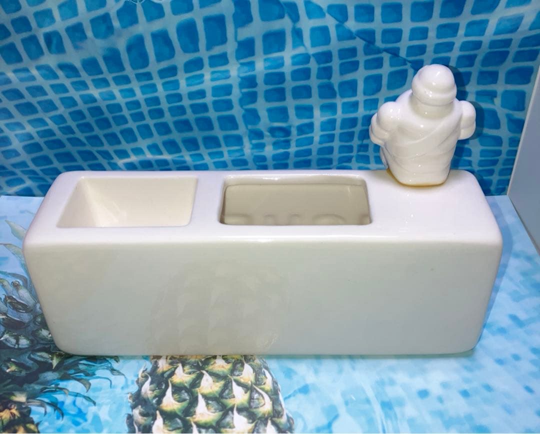 ミシュラン ビバンダム　陶器製ペン立て